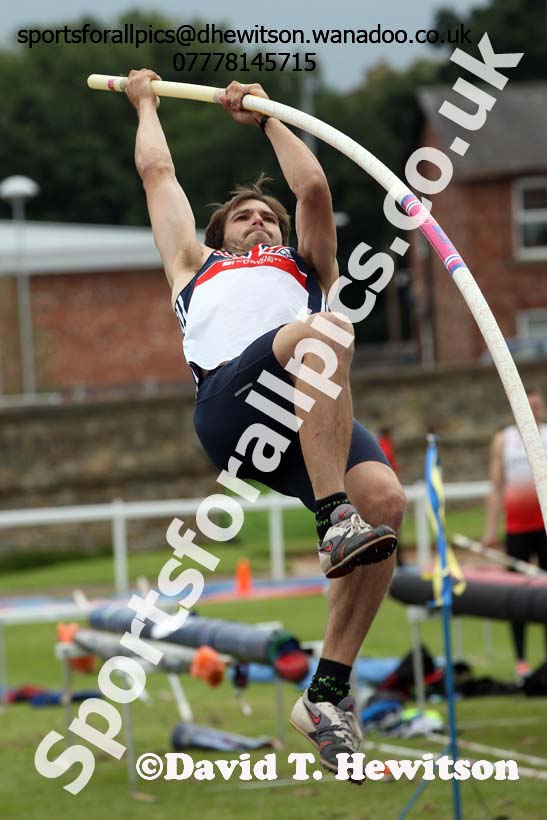 Senior mens pole vault, EAP International Combined Events, Hexham Northumberland. Photo: David T. Hewitson/Sports for All Pics
